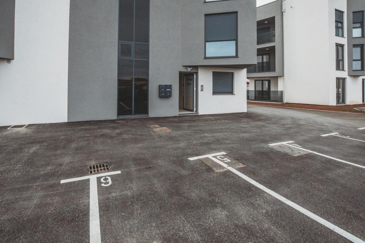 Apartman Browny 扎达尔 外观 照片